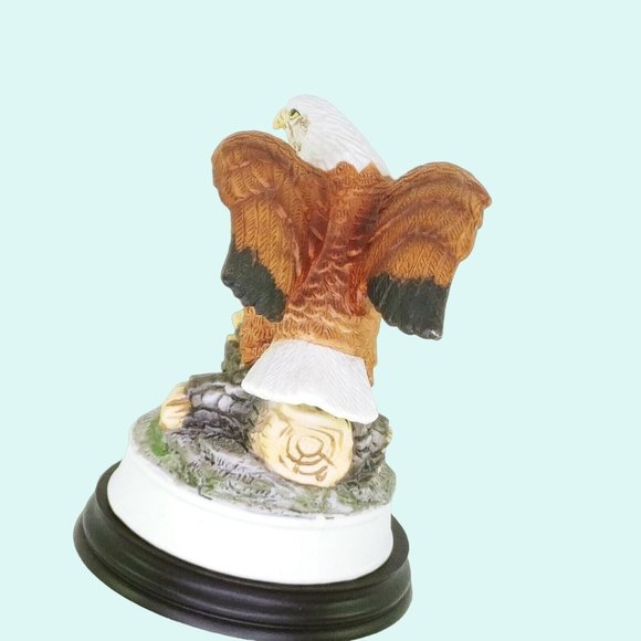 Eagle Figurine Americana "Birds In Flight" Collection Limited Series & Wood Base - Picture 6 of 9